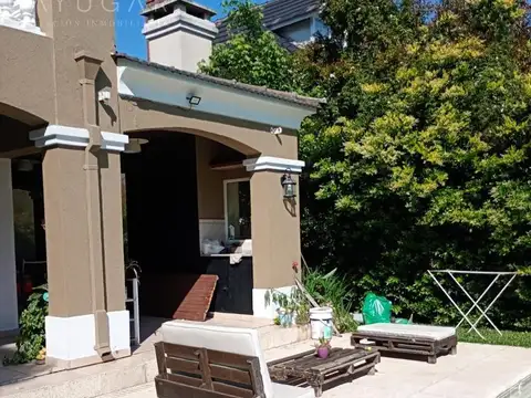 Casa 5 ambientes con 3 baños
