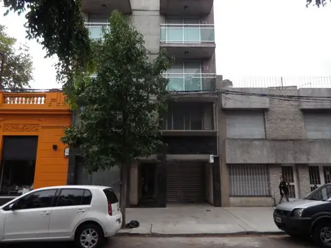 ZEBALLOS 2500 CASI RODRIGUEZ PATIO CON PARRILLERO
