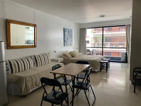 Piscina, Gym hermoso balcón a la calle