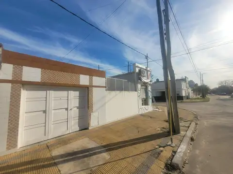 Casa 5 ambientes con 1 baño