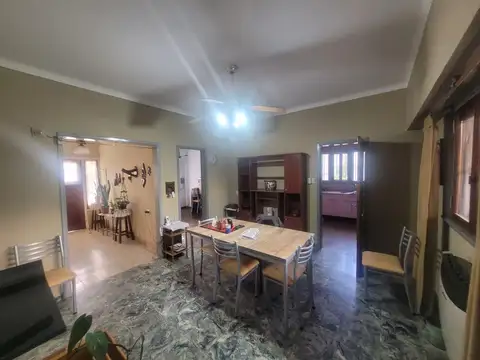 Casa en Berisso dorm y local comercial