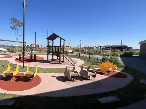 Lote/terreno al lago en venta en Barrio Amarras, Puertos del Lago