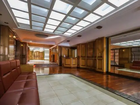 RETASADO  Departamento 5 Ambientes con Cochera fija y Baulera