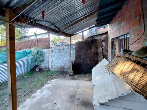 Casa 3 ambientes con 1 baño