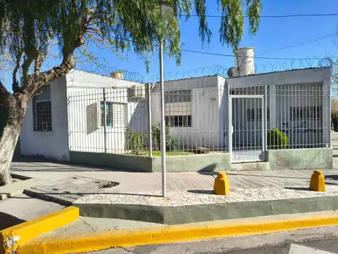CASA ESQUINA. AMOBLADA. APTA CRÉDITO, CHIMBAS.