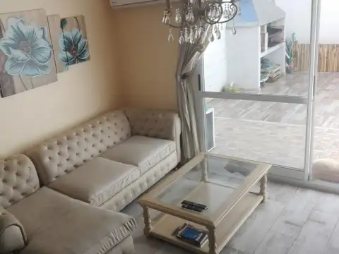 Depto Tipo Casa 4 ambientes con 3 baños