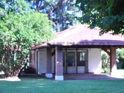 Casa en Venta con 4 cocheras