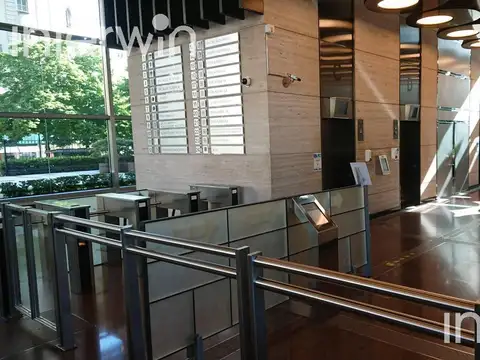 Oficina en Venta con 8 cocheras