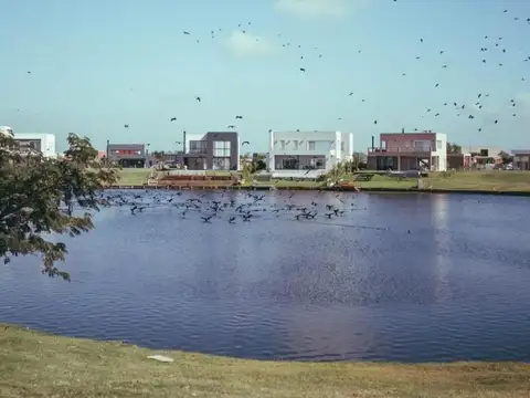 Puertos del Lago, Lote en Venta. Barrio Ceibos.