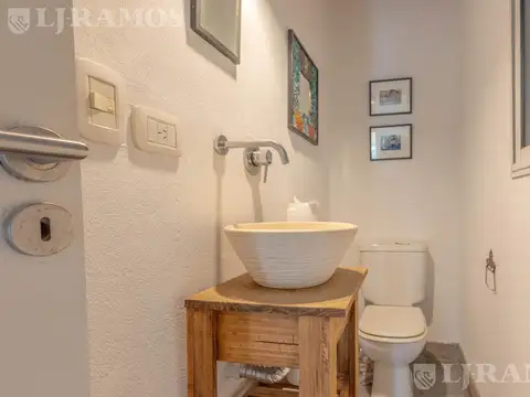 Casa 5 ambientes con 3 baños