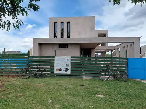 Casa  en Venta en San Ramón, Pilar del Este, Pilar