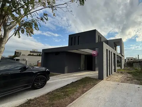 Casa en Venta en Pilar del Este - San Ramon, USD 195.000