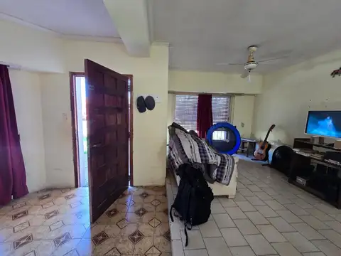 CASA EN VENTA - MITRE 7100 - GUADALUPE OESTE