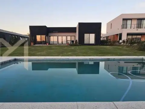 Casa Chalet  en Venta en El Naudir, Escobar, G.B.A. Zona Norte