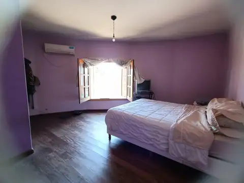 Casa 7 ambientes con 2 baños
