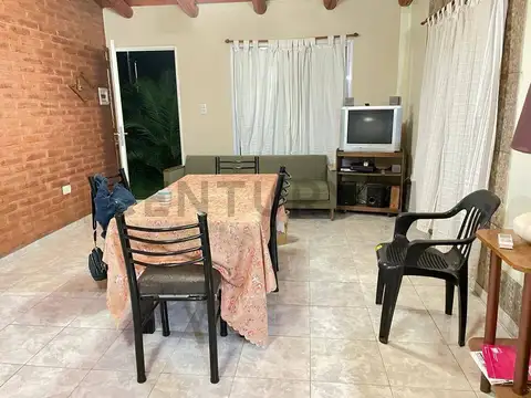 Casa 3 ambientes con 1 baño