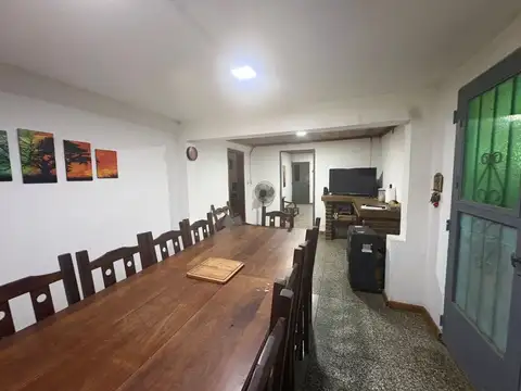 Casa 6 ambientes con 1 baño