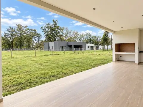CASA EN VENTA EN SANTA SOFIA - PILAR DEL ESTE