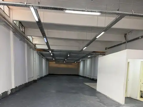 Alquiler Galpón impecable estado, a 50 mts de Av Mitre y 300mts de Autopista Panamericana - 400mts cubiertos