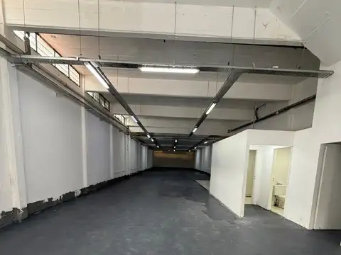 Galpon en Alquiler 40  mts Fondo