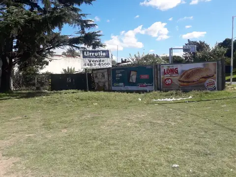 EN VENTA LOTE EN MORON EN COLECTORA AL LADO DE AGENCIA DE AUTOS EN DERQUI Y GAONA - FICHA 7686