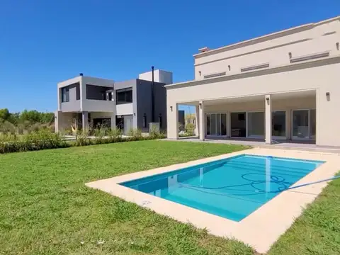 Casa en Puertos del Lago