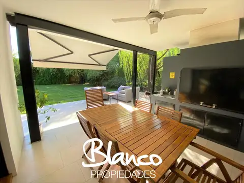 Casa 5 ambientes con 4 baños