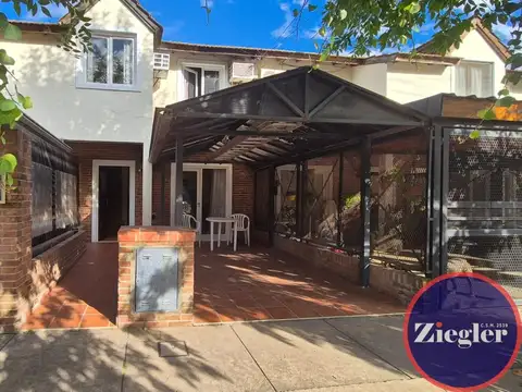 Dúplex en venta c/ cochera en Malvinas Argentinas