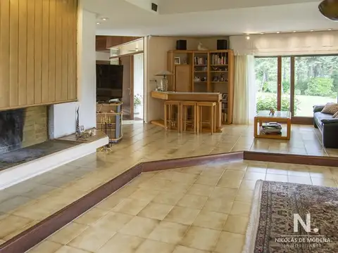 Casa de gran tamaño, en zona privilegiada