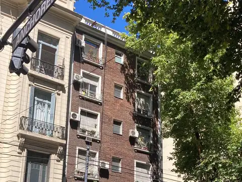 Avda Santa Fe al 2700 - al frente - 3amb c/ dependencia 