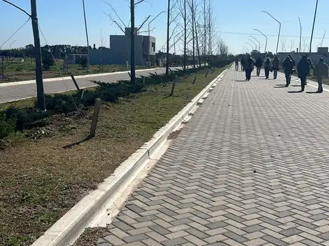 27 de febrero y santa fe 300