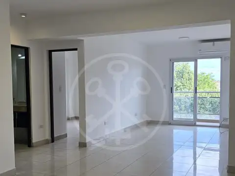 Dpto. 2 dormitorios y cochera en alquiler, excelente zona