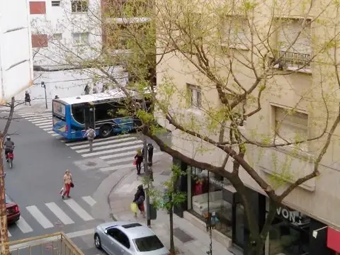 2 AMB. EN BARRANCAS DE BELGRANO - SUPER LUMINOSO