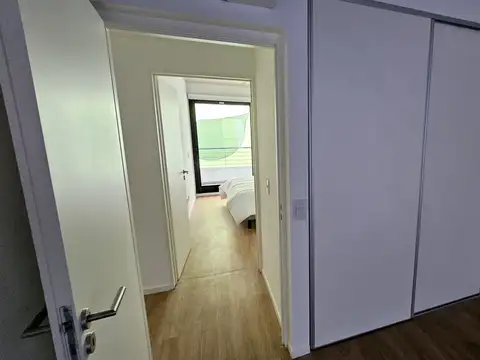 Defensa 1600, Piso 4