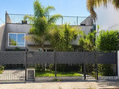 VENTA GRAN CASA  330 m2, lo mejor de José L.Suarez