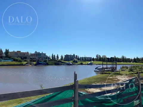 Casa en obra en Venta al rio en El Naudir