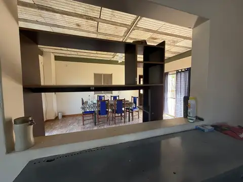 Casa 4 ambientes con 1 baño