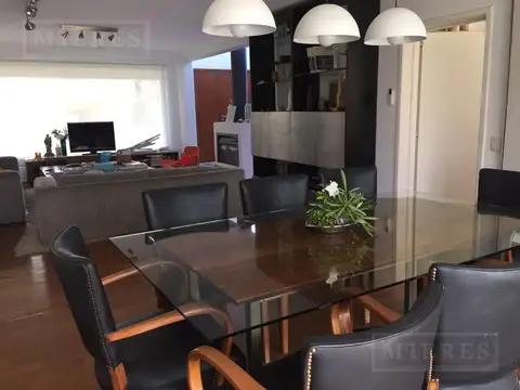 Casa en Alquiler de 4 dormitorios