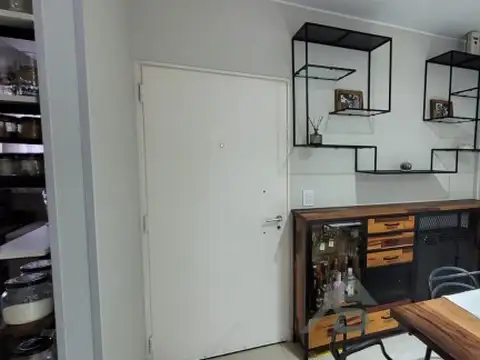 ESQUIU 400 , Piso 1