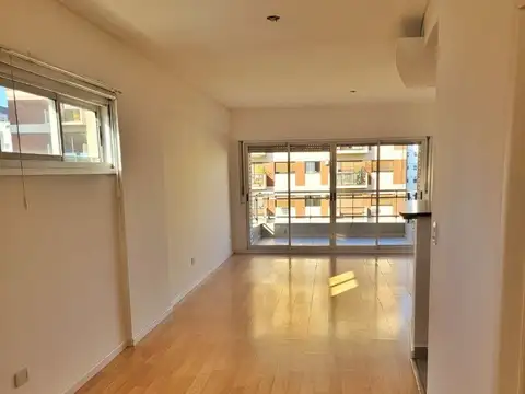 EXCELENTE MONOAMBIENTE DE CATEGORIA EN BELGRANO