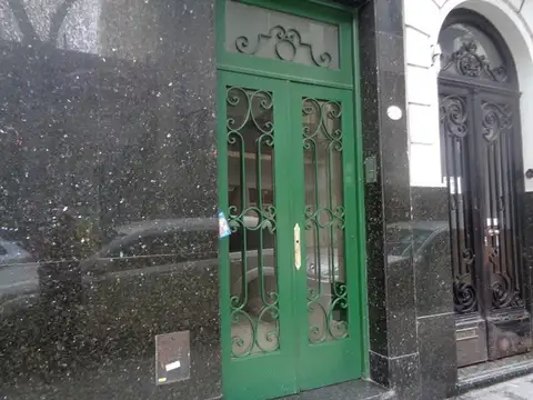 3 AMBIENTES CON DEPENDENCIA PH  a mts subte