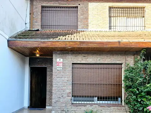 ALQUILER DUPLEX 4 AMBIENTES EN MARTINEZ! CON JARDIN!!!