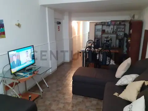 Amplio Monoambiente divisible en Planta Baja al Frente