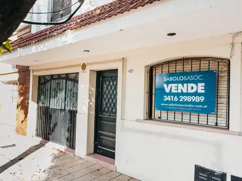 Casa 7 ambientes con 1 baño