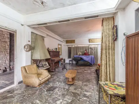 Casa 11 ambientes con 6 baños