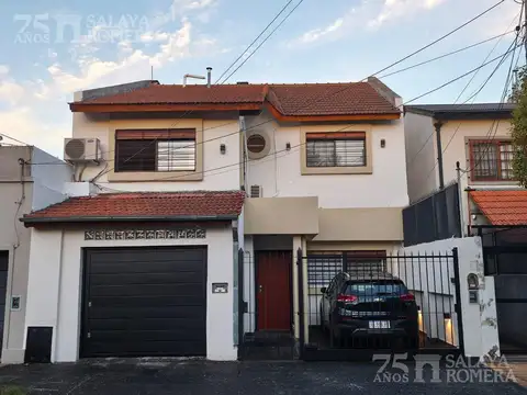 Casa en Venta  dos plantas, actualizada  3 dormitorios Florida