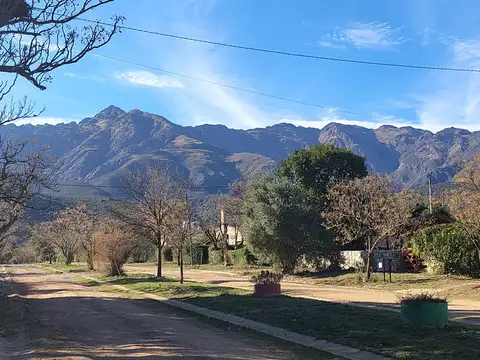 TU REFUGIO EN LOS HORNILLOS . CHALET DOS DORM  Y  CON DOS LOTES