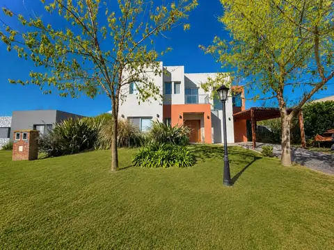 VENTA CASA 5 AMB. Jardín, parrilla, pileta.