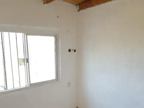 Casa tipo ph al frente en alquiler Boulogne