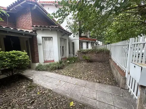 VENTA CASA ITUZAINGÓ 4 AMBIENTES JARDIN CON QUINCHO Y PARRILLA